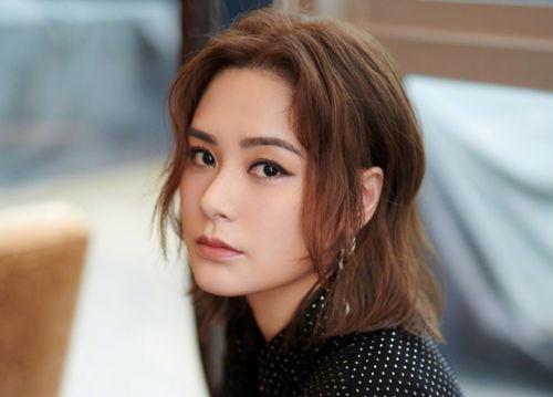 娱乐吃瓜女明星背景,那些背景神秘的吃瓜女明星  第1张